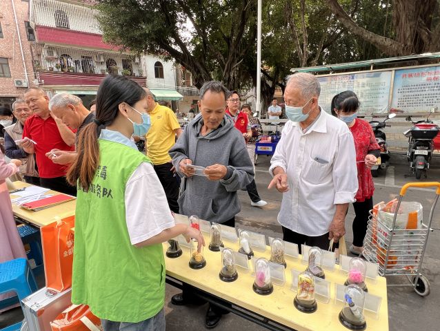三鄉(xiāng)鎮(zhèn)開(kāi)展“暖心義診，禁毒先行”宣傳活動(dòng)圖片2.JPG