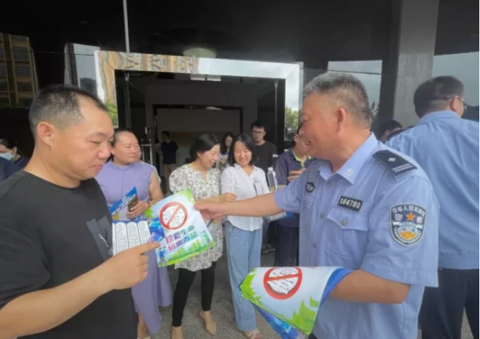 禁毒宣傳進企業，攜手共筑防毒墻349.png